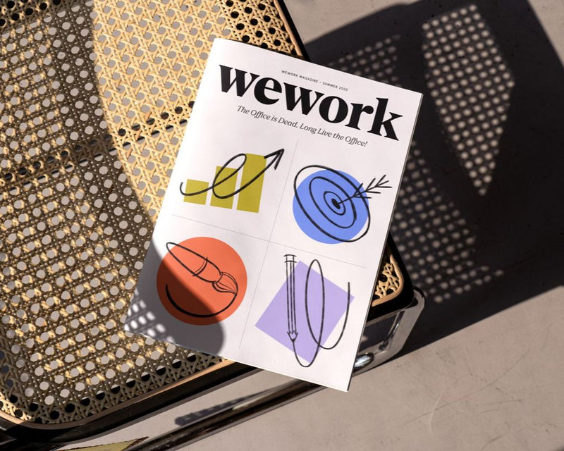 Närbild på poster med detaljrik design, levererad av Pressify